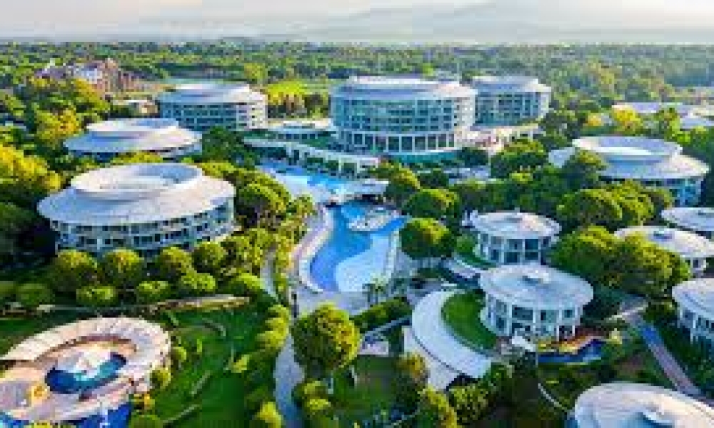 CALISTA LUXURY RESORT HOTEL 5★
