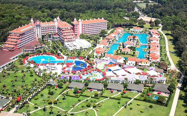 IC SANTAI FAMILY RESORT HOTEL 5★